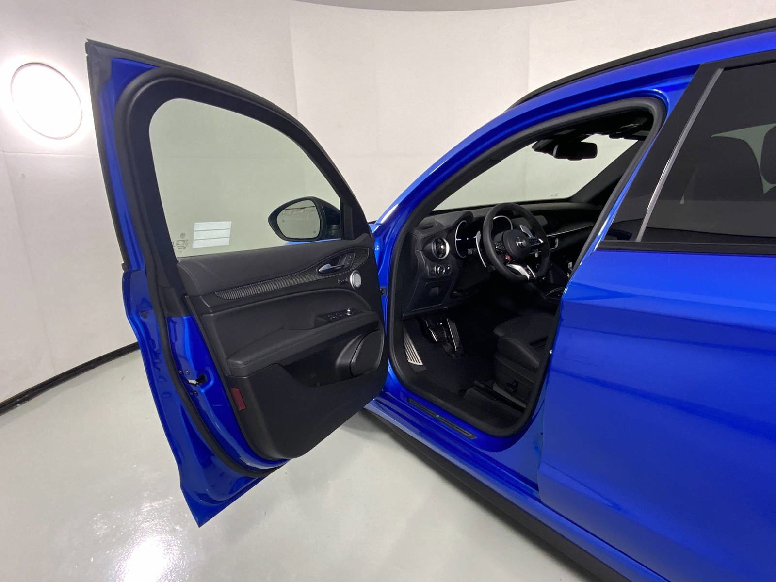 New 2024 Alfa Romeo Stelvio Quadrifoglio w/ Active Assist Plus Package image 20