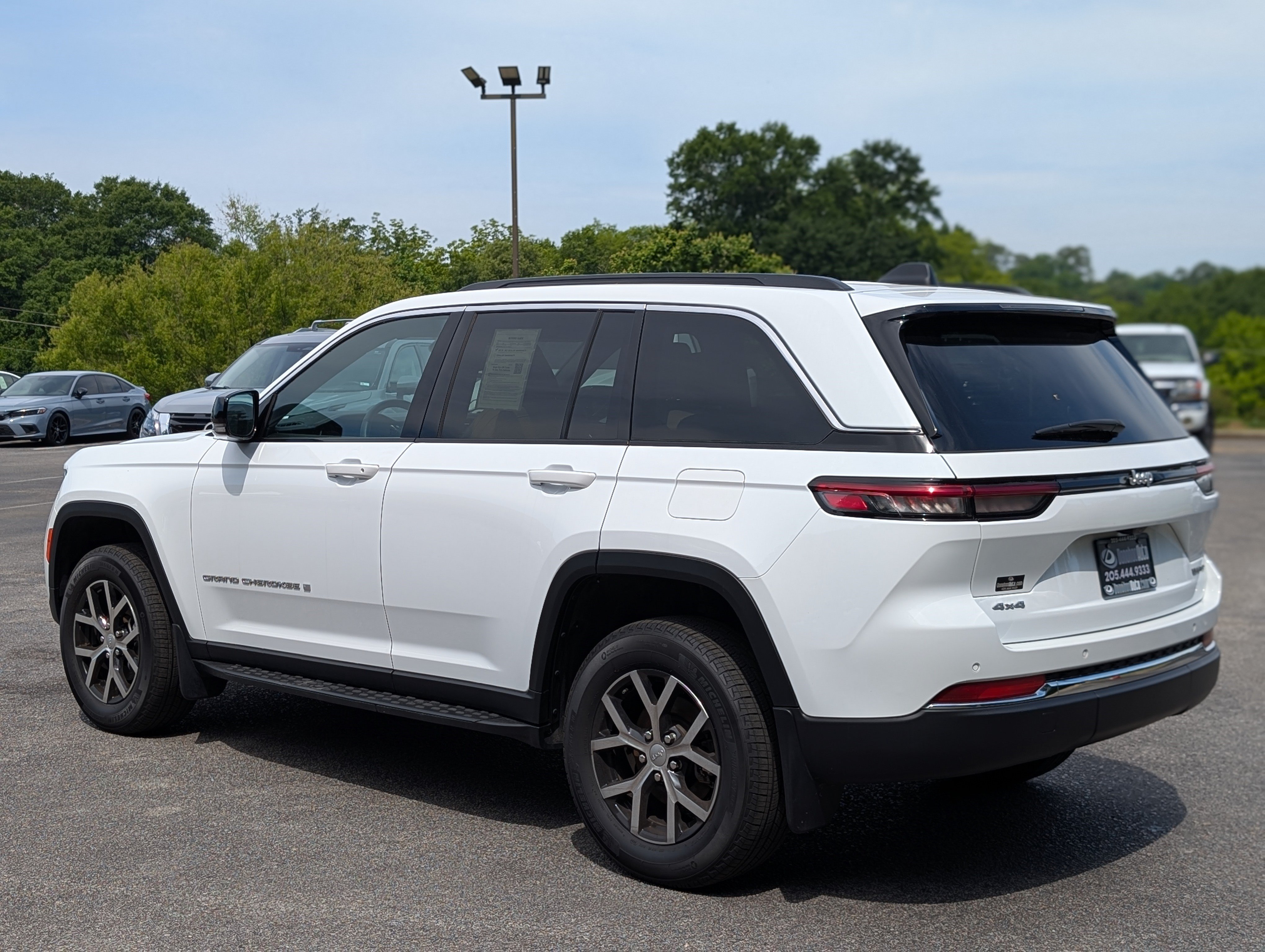 Used 2024 Jeep Grand Cherokee Limited w/ MOPAR Finishing Package AWD/4WD image 7