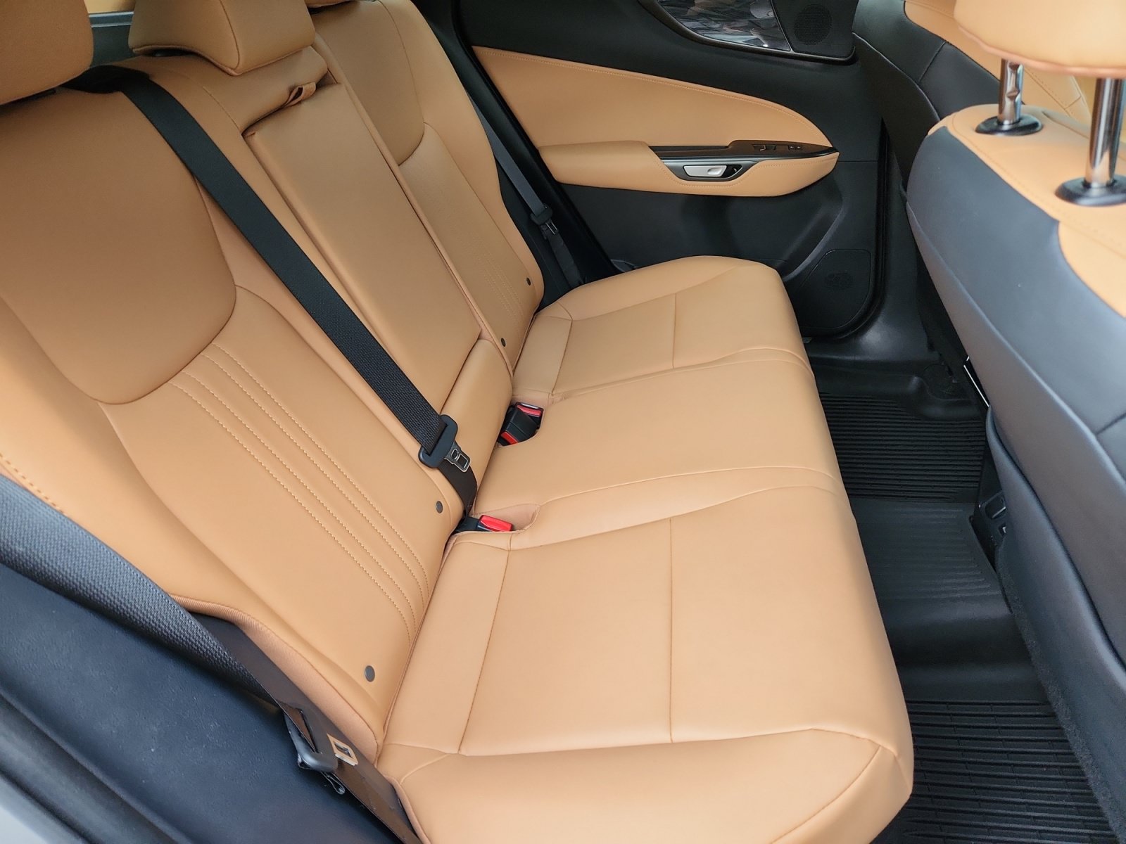 Certified 2026 Lexus NX 350h AWD w/ Accessory Package (2T) image 18