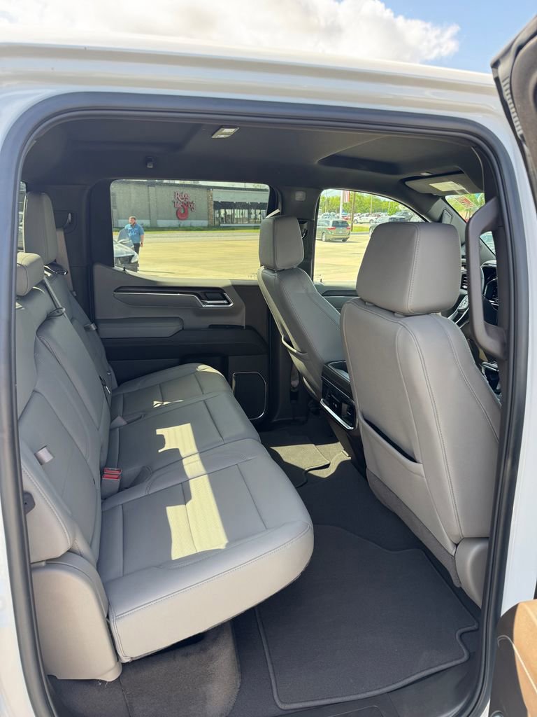 Used 2024 GMC Sierra 1500 SLT w/ SLT Premium Package AWD/4WD image 16