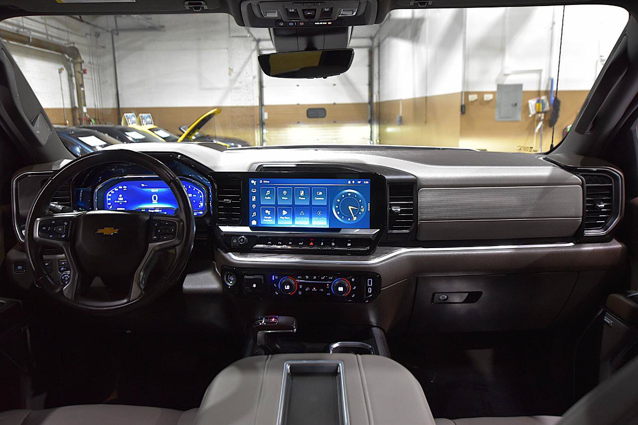 Used 2022 Chevrolet Silverado 1500 LTZ w/ LTZ Premium Package AWD/4WD image 44