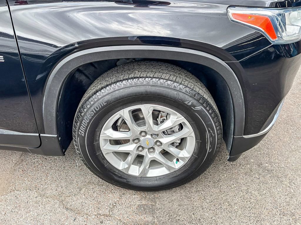 Used 2021 Chevrolet Traverse LT image 9