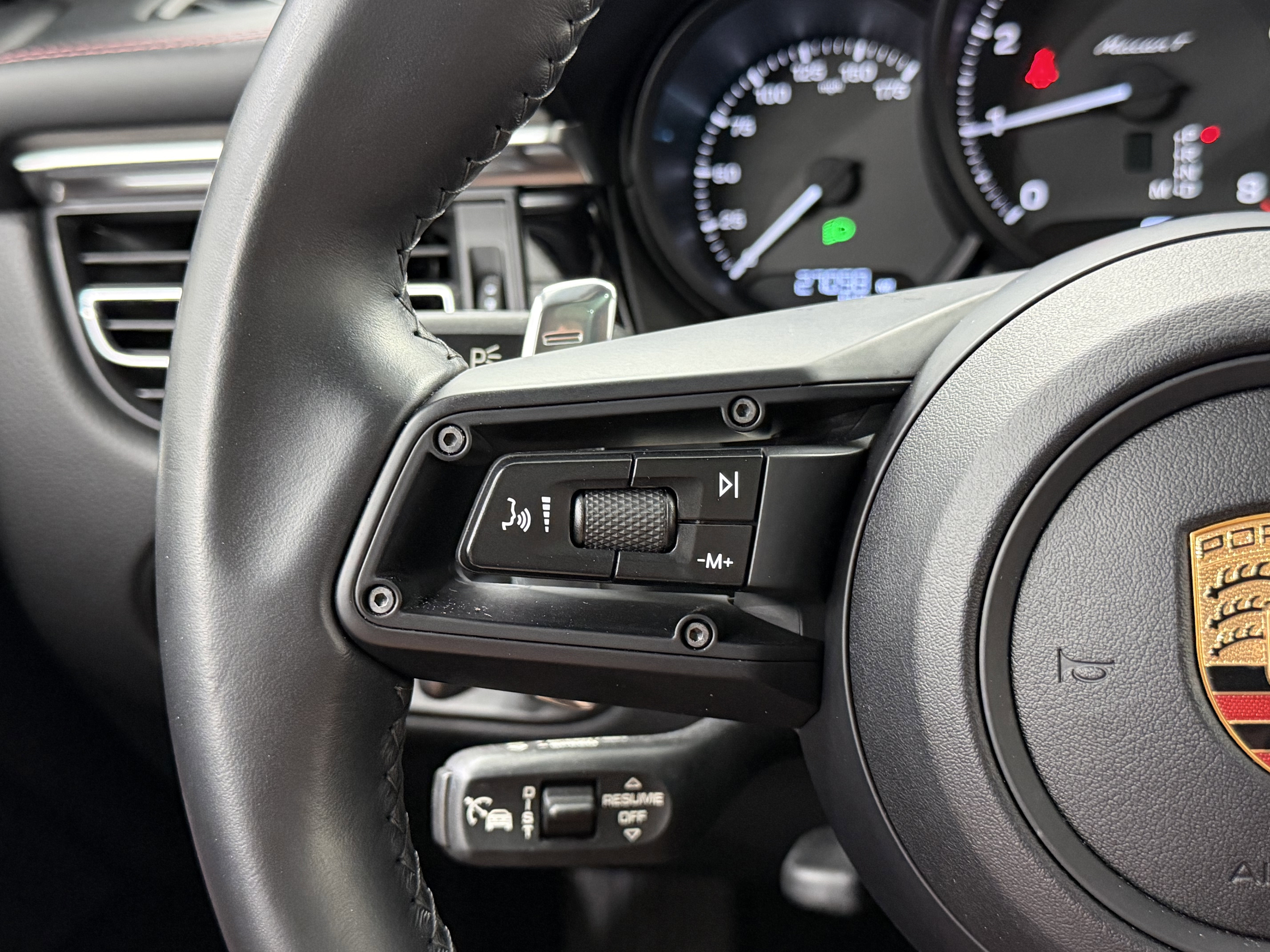 Certified 2024 Porsche Macan Turbo AWD/4WD image 50