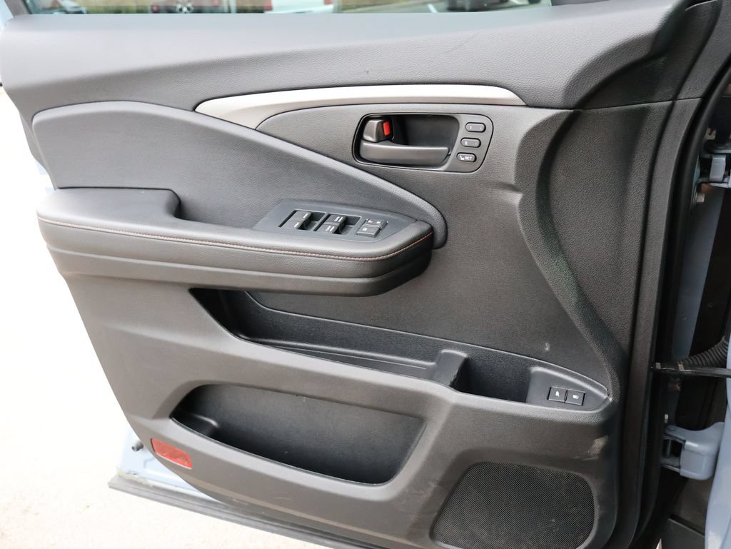 Certified 2023 Honda Passport TrailSport image 33