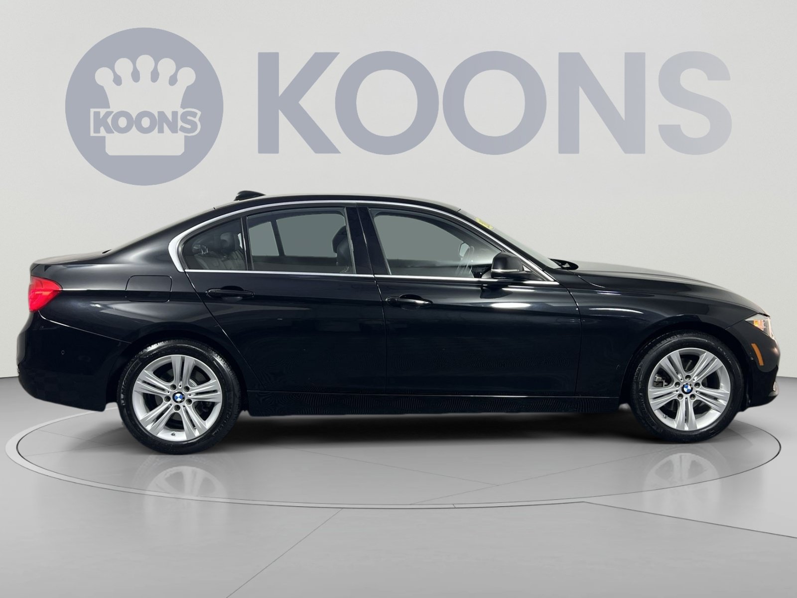 Used 2017 BMW 330i xDrive Sedan AWD/4WD image 8