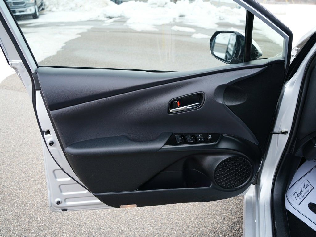 Used 2019 Toyota Prius XLE image 16