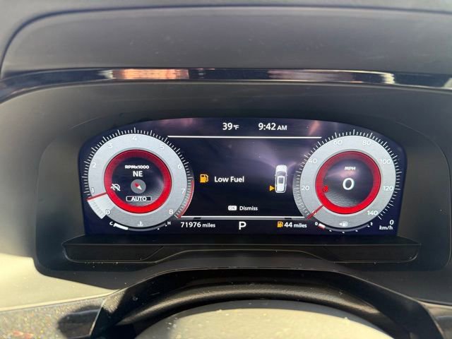 Used 2024 Nissan Pathfinder Platinum image 20