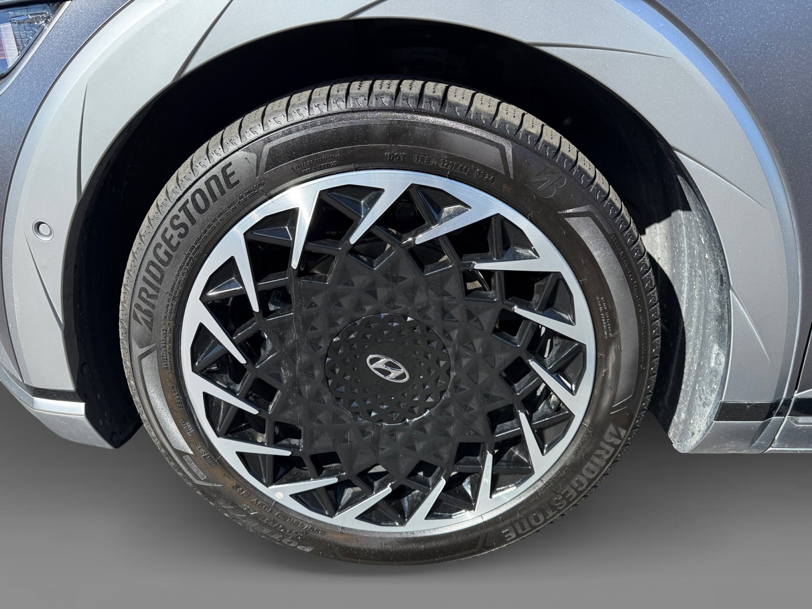 Certified 2022 Hyundai Ioniq 5 Limited w/ Cargo Package image 9