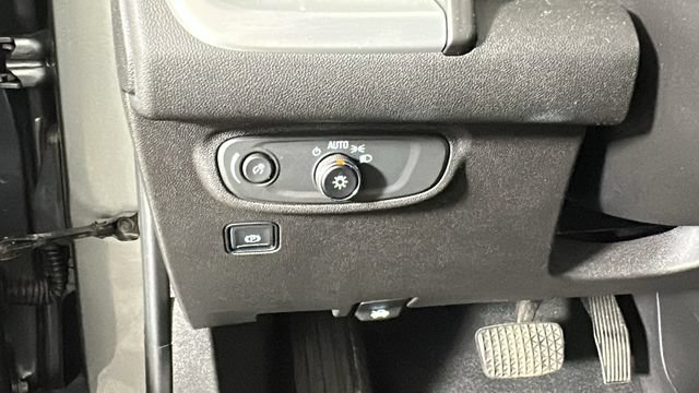 Used 2020 GMC Terrain SLE w/ Driver Convenience Package AWD/4WD image 19