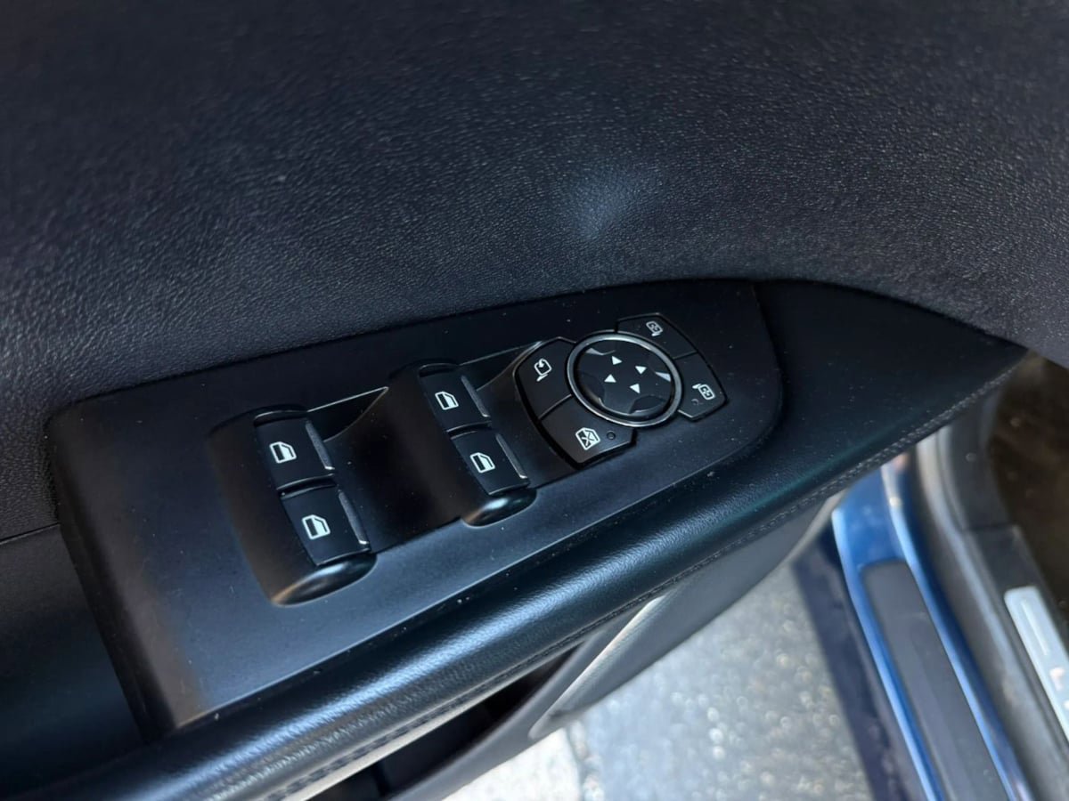 Used 2017 Lincoln MKX Reserve image 38