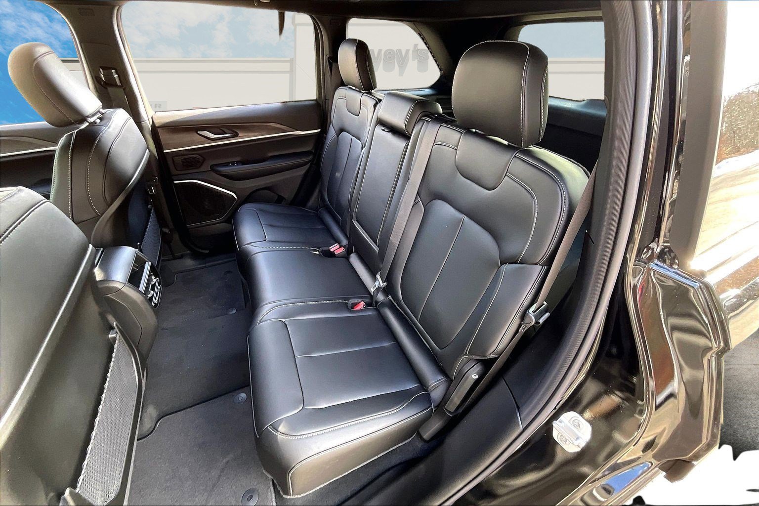 New 2026 Jeep Grand Cherokee Limited w/ Limited Altitude Package image 10