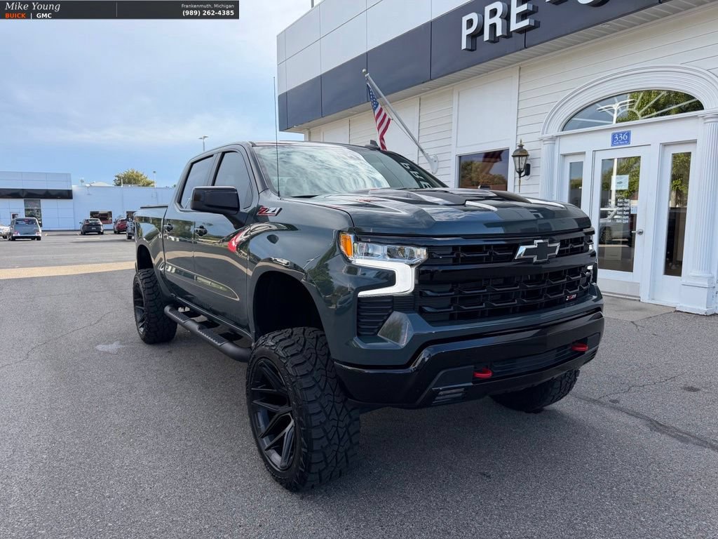 Used 2025 Chevrolet Silverado 1500 LT Trail Boss w/ Convenience Package II AWD/4WD image 3