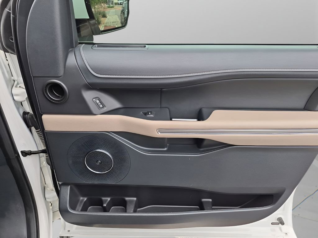 Used 2022 Ford Expedition Max Limited AWD/4WD image 15