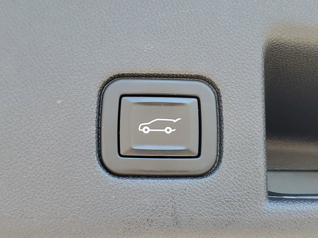 Used 2020 Chevrolet Equinox LT w/ Driver Convenience Package FWD image 31