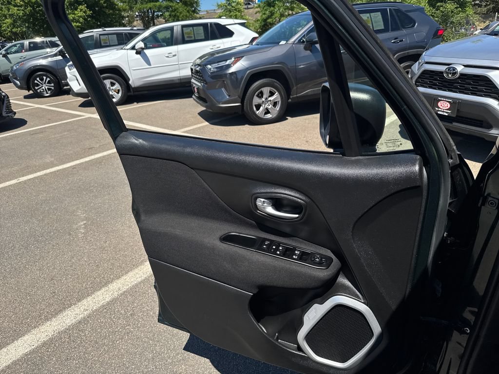 Used 2021 Jeep Renegade Sport FWD image 32