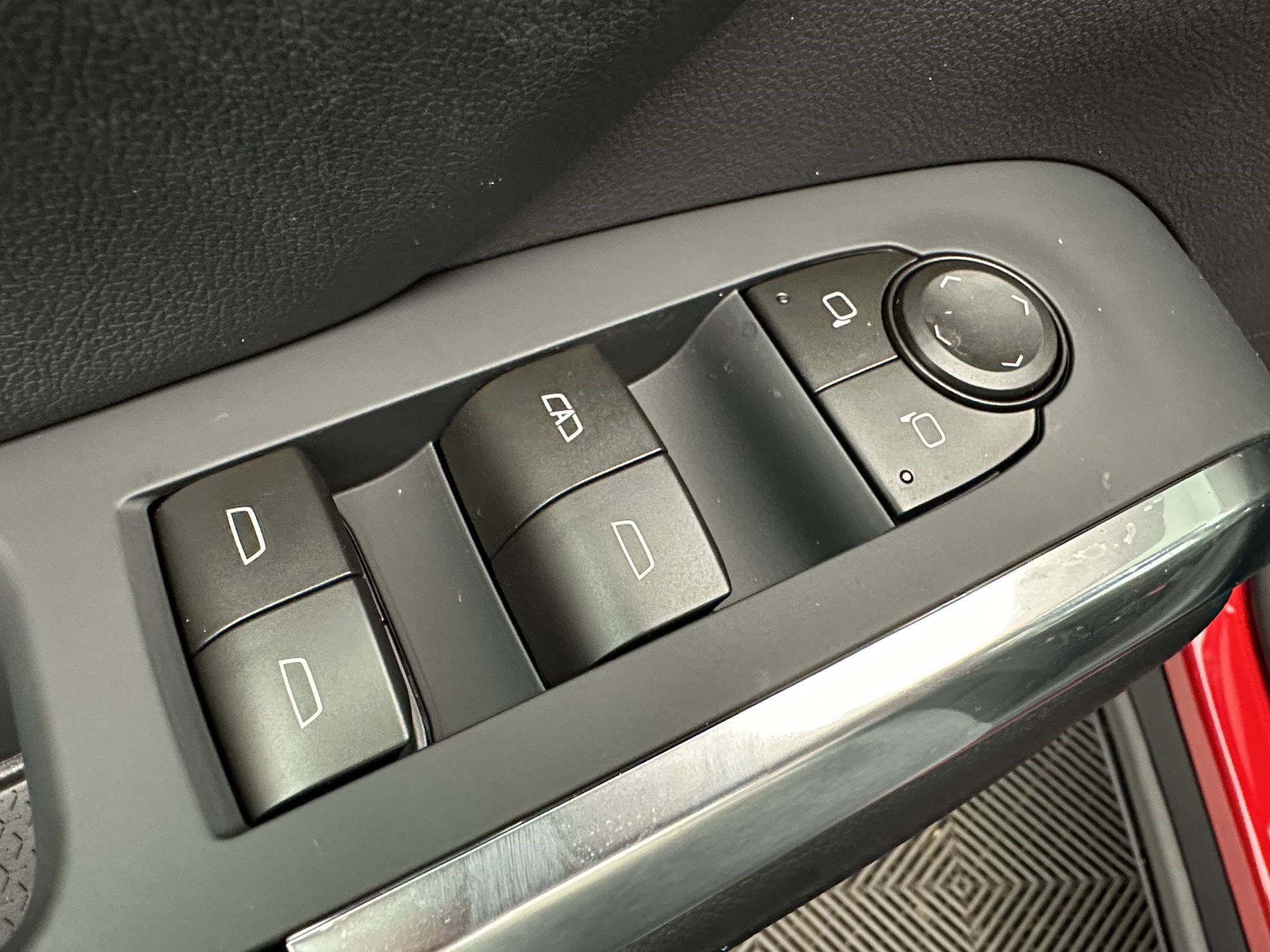 New 2027 Chevrolet Traverse LT w/ LPO, Floor Liner Package AWD/4WD image 15