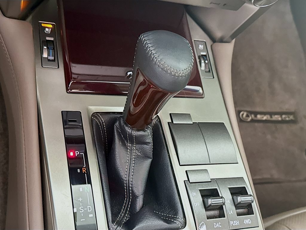 Used 2016 Lexus GX 460 w/ Premium Package AWD/4WD image 18
