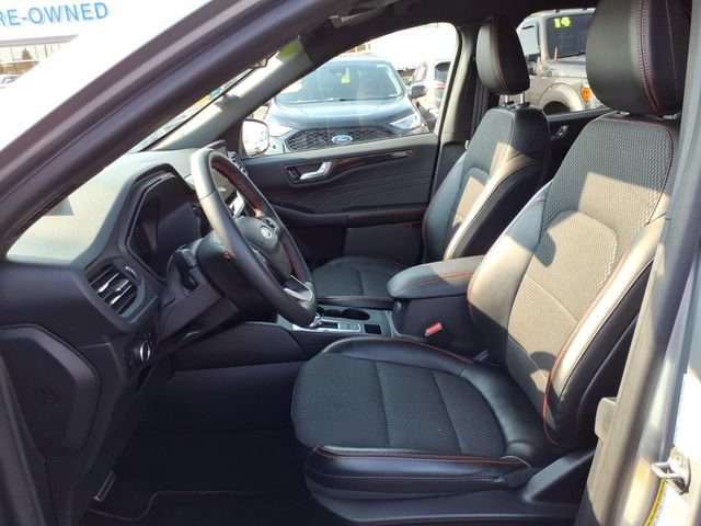 Certified 2023 Ford Escape ST-Line w/ Tech Pack #1 AWD/4WD image 16