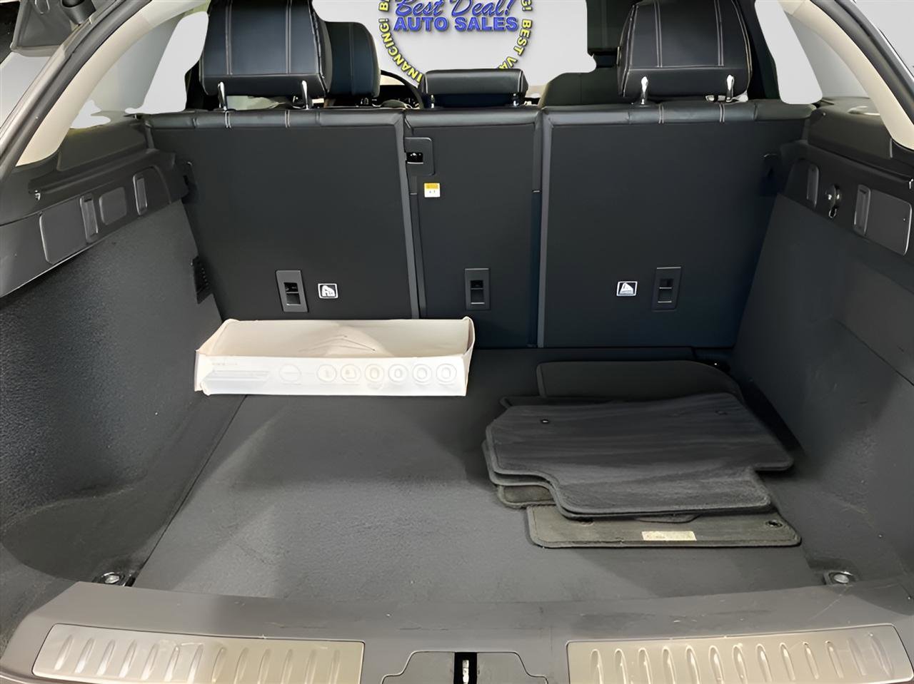 Used 2018 Land Rover Range Rover Velar S image 30