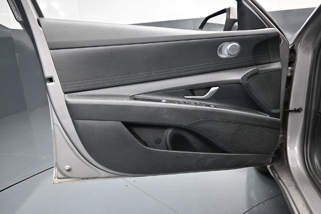 Used 2024 Hyundai Elantra SEL FWD image 13