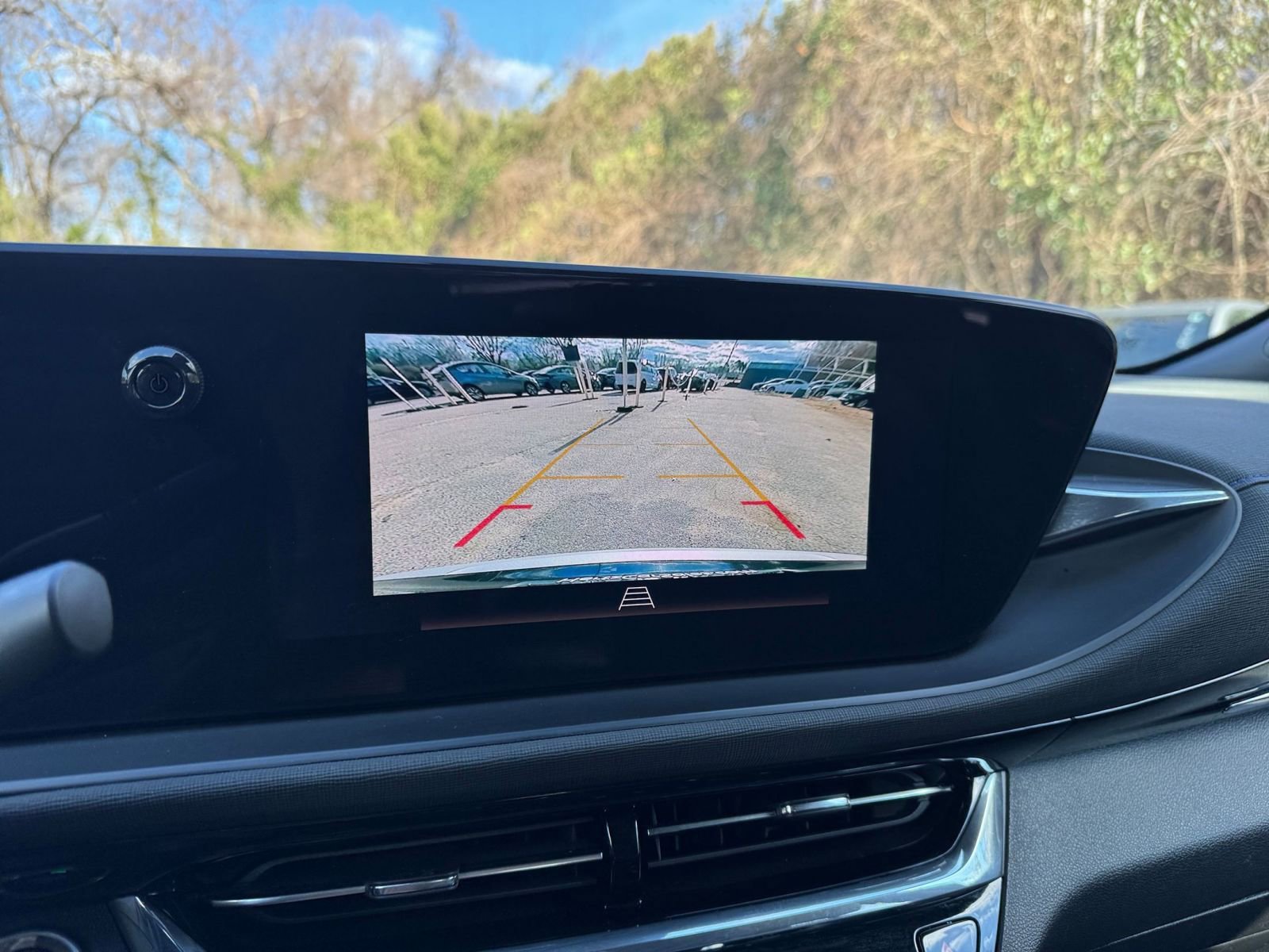 Used 2025 Buick Envista Sport Touring image 17