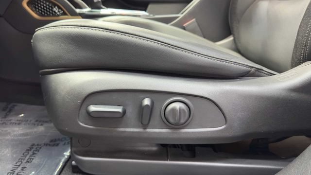 Used 2022 Chevrolet TrailBlazer ACTIV w/ Sun and Liftgate Package FWD image 22