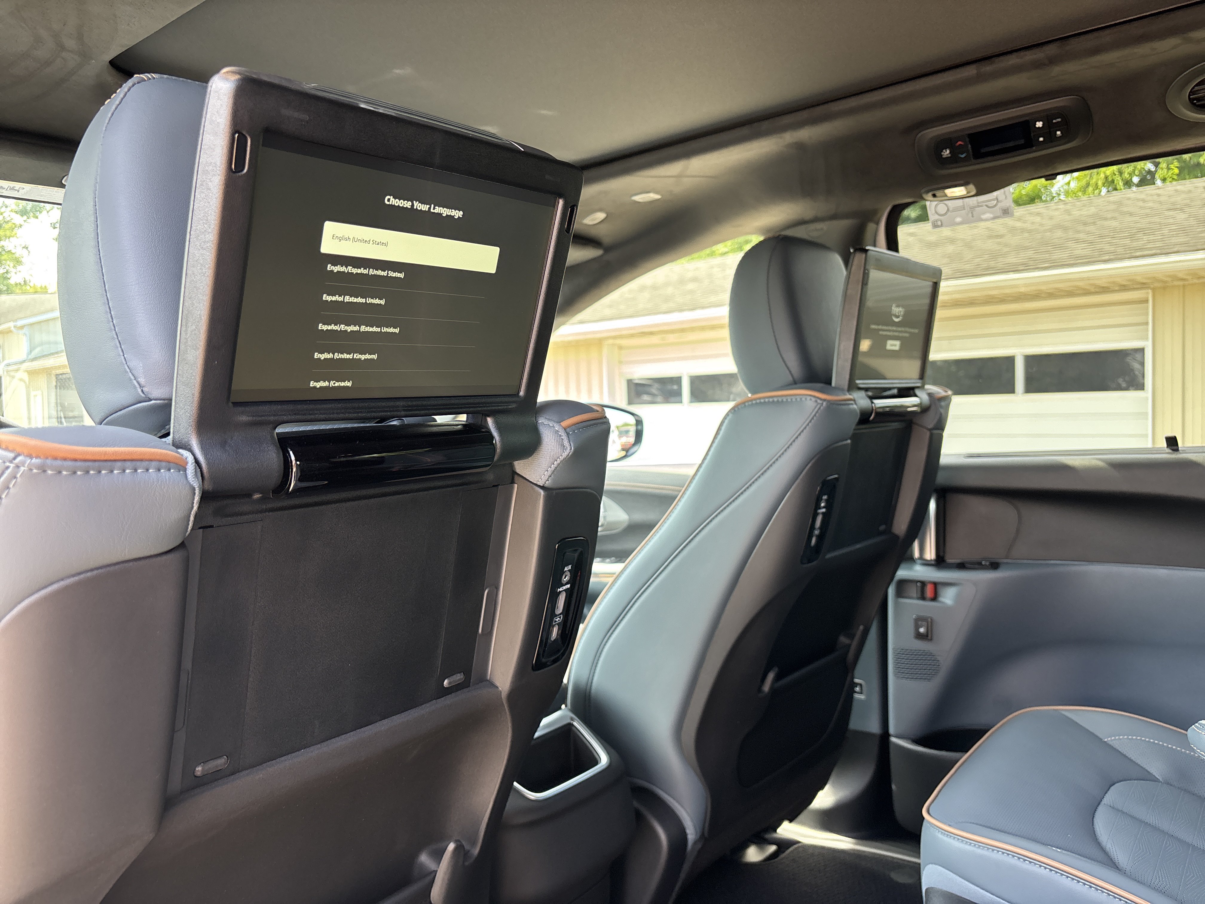 New 2027 Chrysler Pacifica Pinnacle FWD image 21