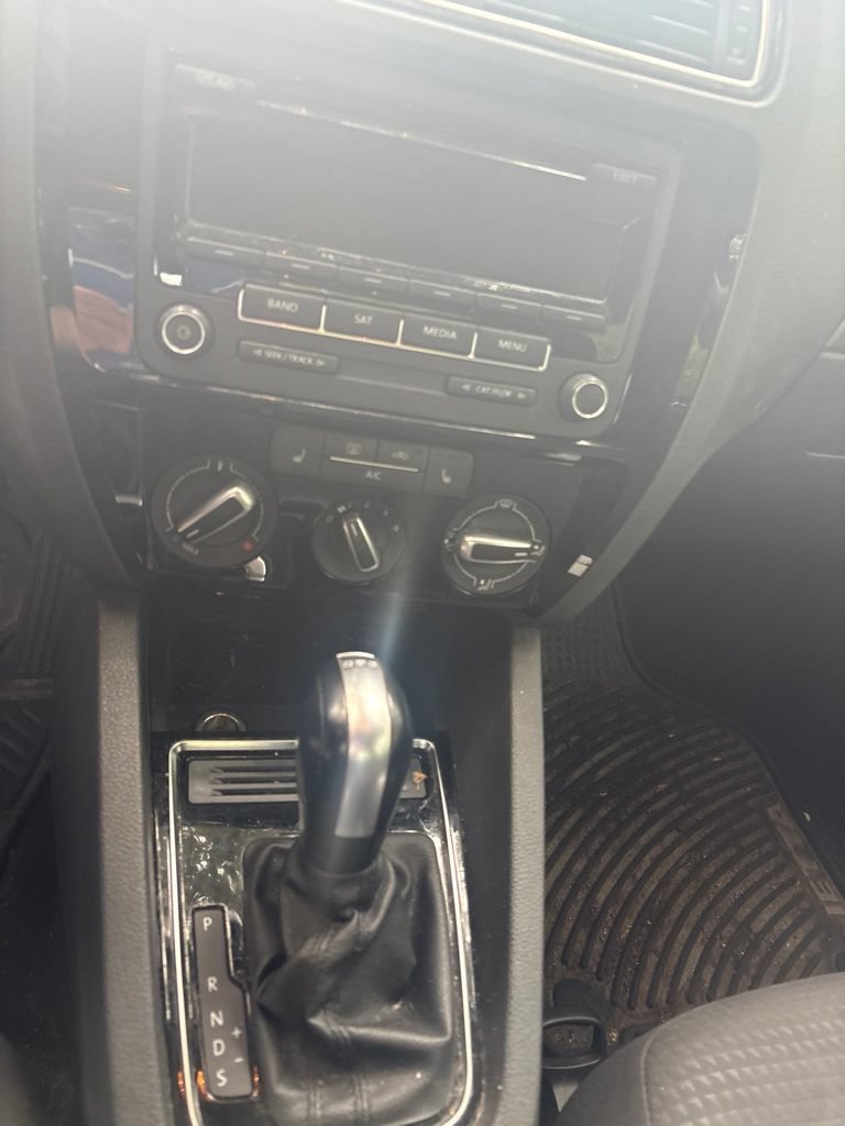 Used 2015 Volkswagen Jetta TDI S FWD image 8