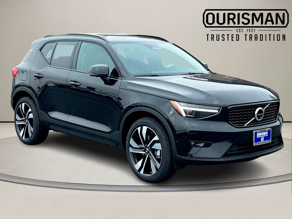New 2026 Volvo XC40 B5 Ultra w/ Protection Package Premier