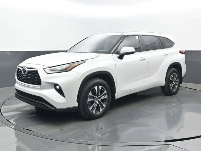 Used 2026 Toyota Highlander XLE image 25