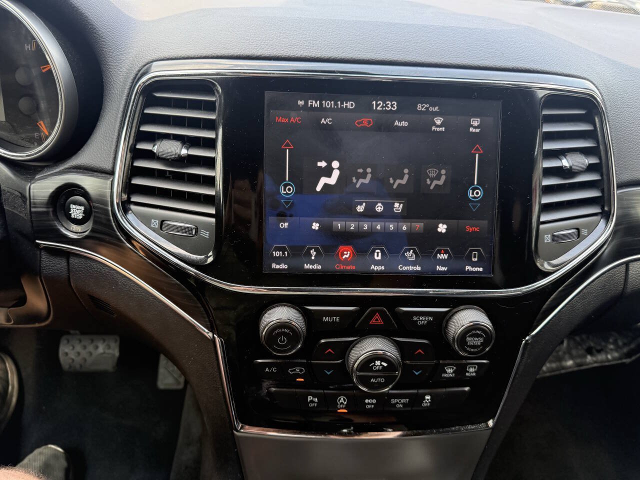 Used 2019 Jeep Grand Cherokee Limited w/ Luxury Group II AWD/4WD image 23