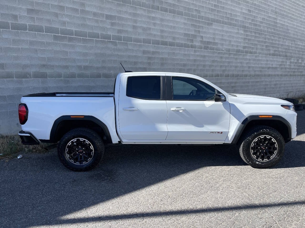 Used 2026 GMC Canyon AT4 AWD/4WD image 3