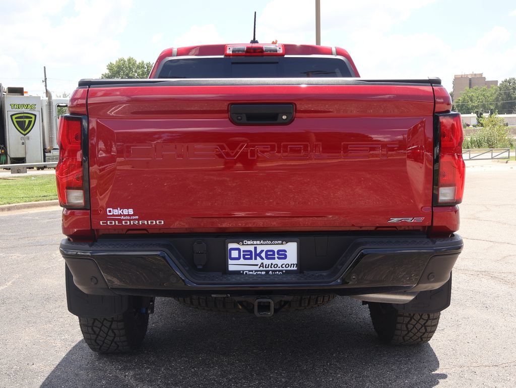 Certified 2024 Chevrolet Colorado ZR2 w/ Technology Package AWD/4WD image 6