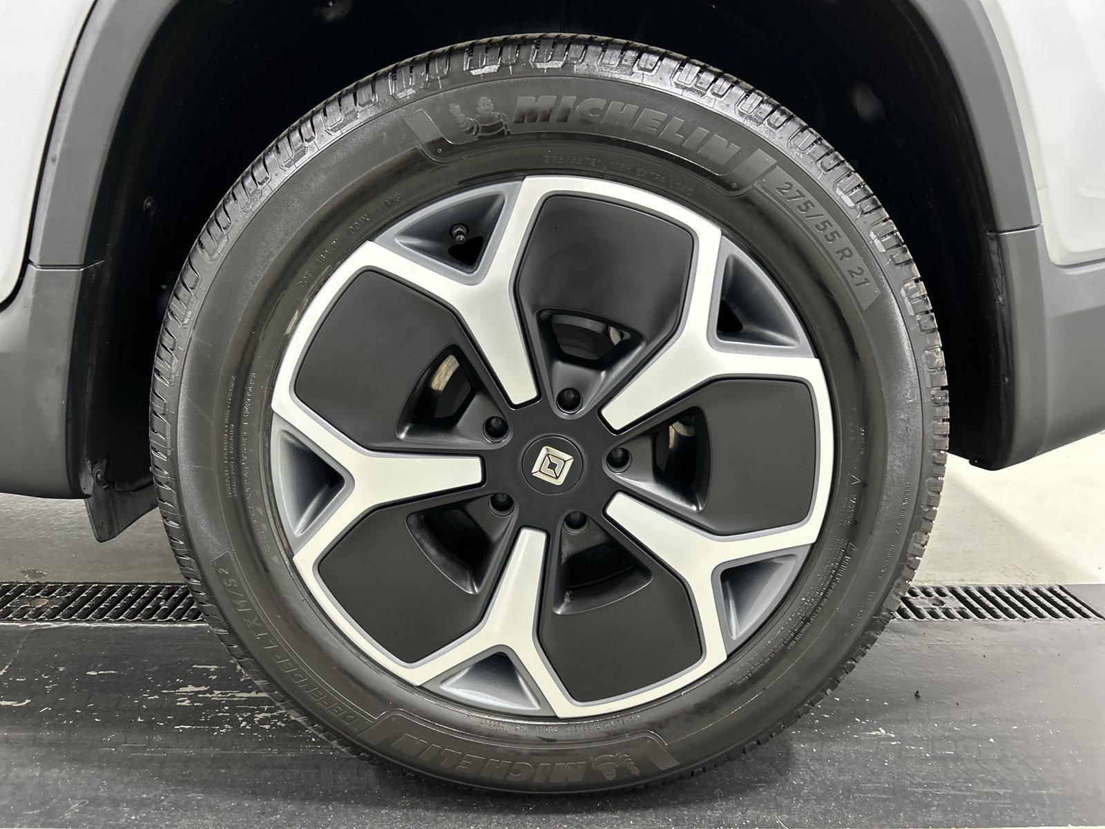 Used 2024 Rivian R1T Adventure Dual AWD/4WD image 10
