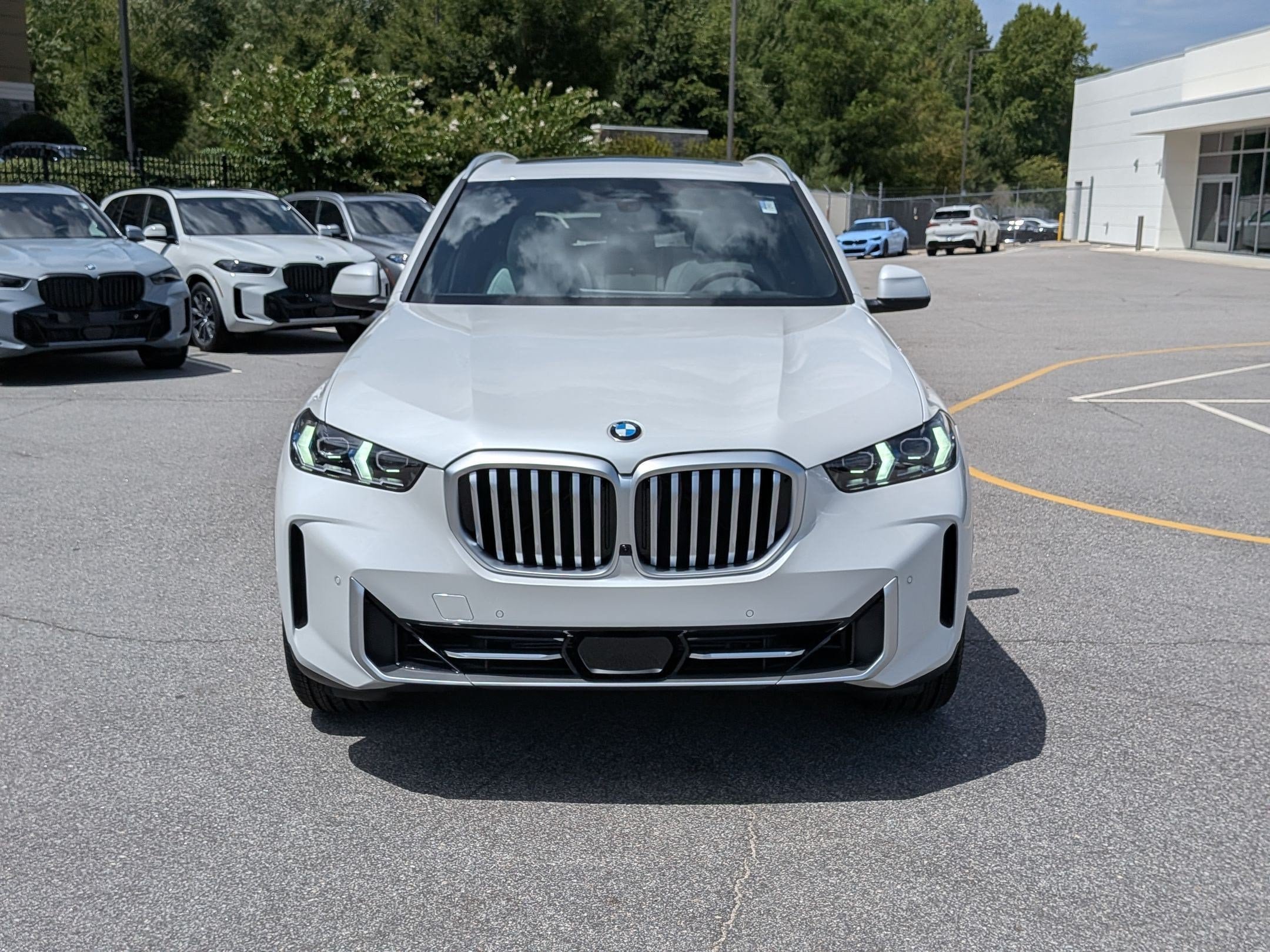 New 2026 BMW X5 xDrive40i w/ Climate Comfort Package AWD/4WD image 8