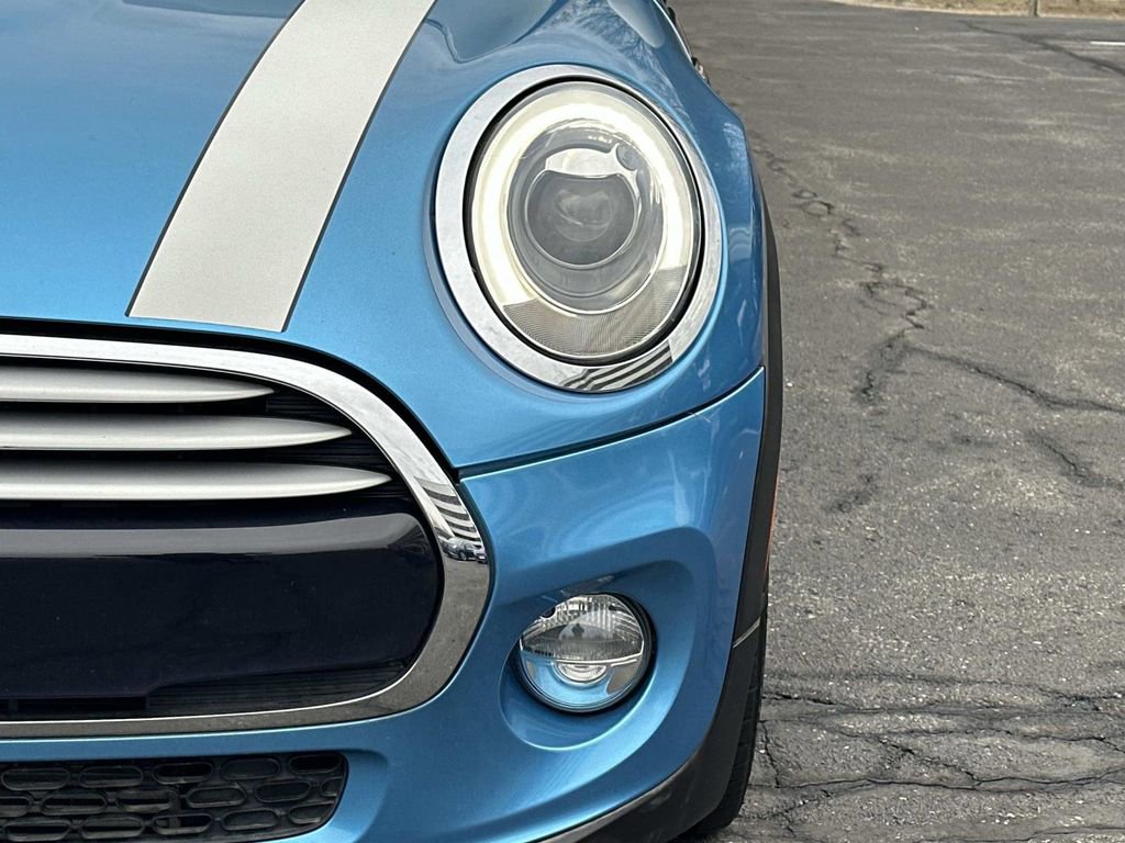 Used 2015 MINI Cooper 4-Door Hardtop image 7