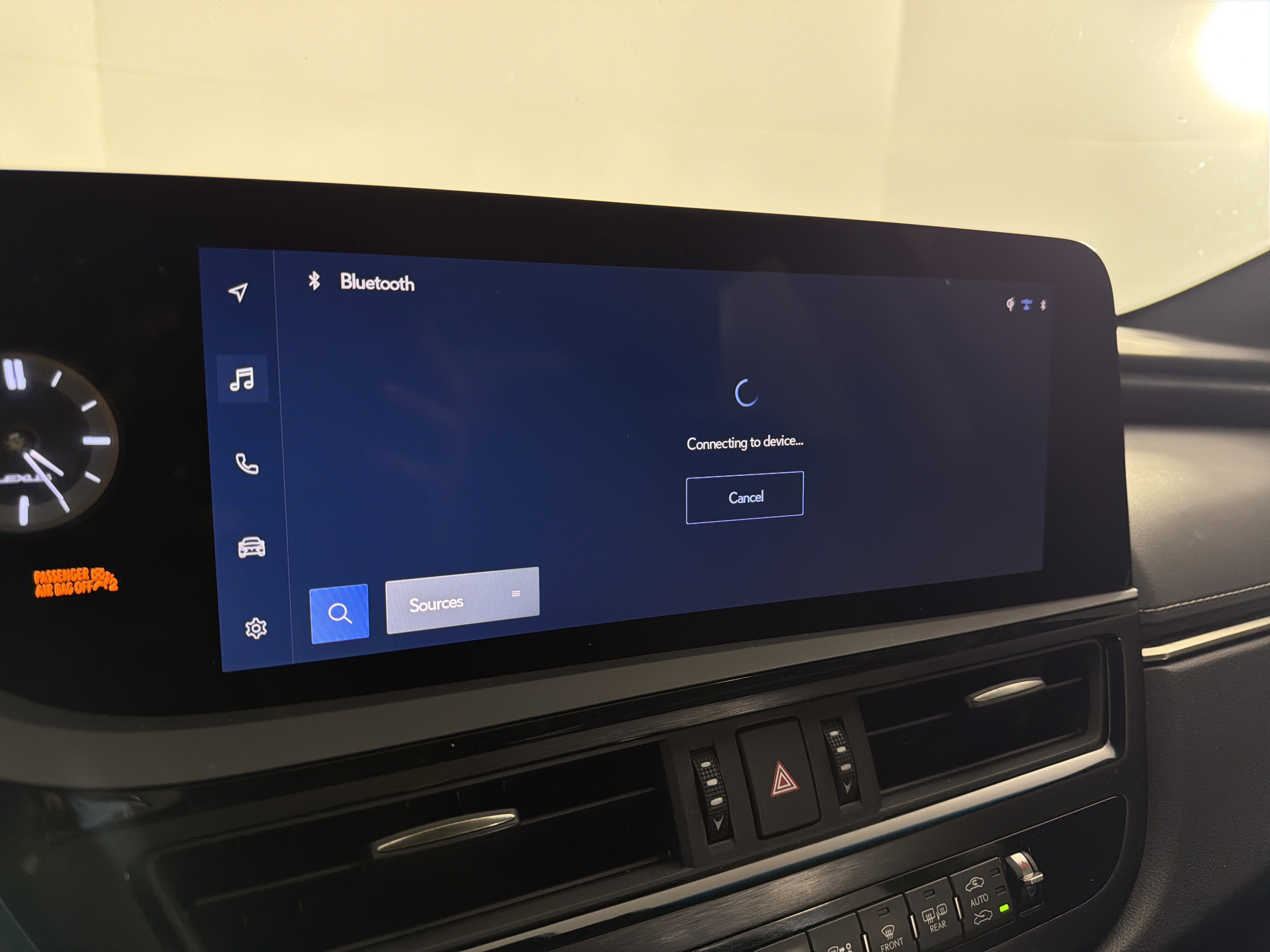 Used 2023 Lexus ES 250 w/ Accessory Package (Z1) AWD/4WD image 31