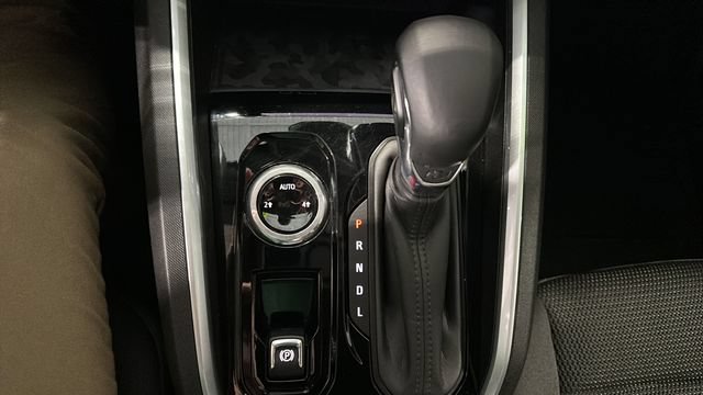 Used 2023 Chevrolet Colorado LT AWD/4WD image 18