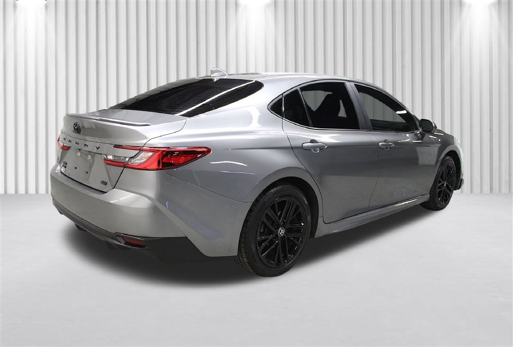 Used 2025 Toyota Camry SE w/ Convenience Package AWD/4WD image 3