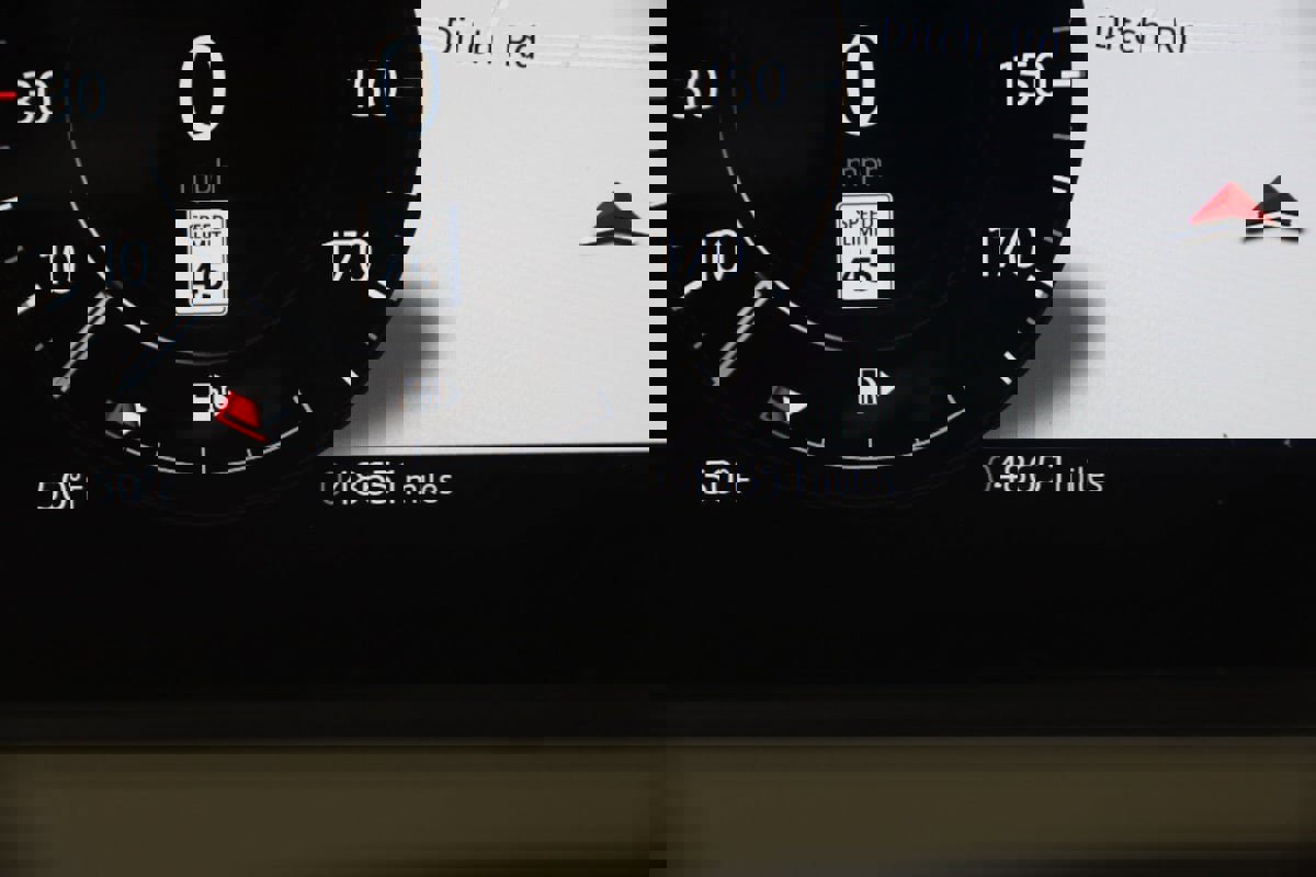 Used 2021 Land Rover Range Rover Velar R-Dynamic S image 41