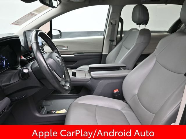 Certified 2022 Toyota Sienna XLE image 13