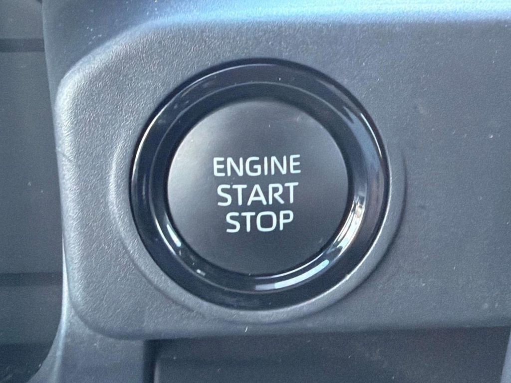 Certified 2025 Toyota Tacoma SR image 17