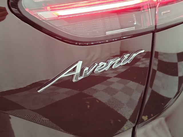 Used 2022 Buick Envision Avenir w/ Technology Package II image 8