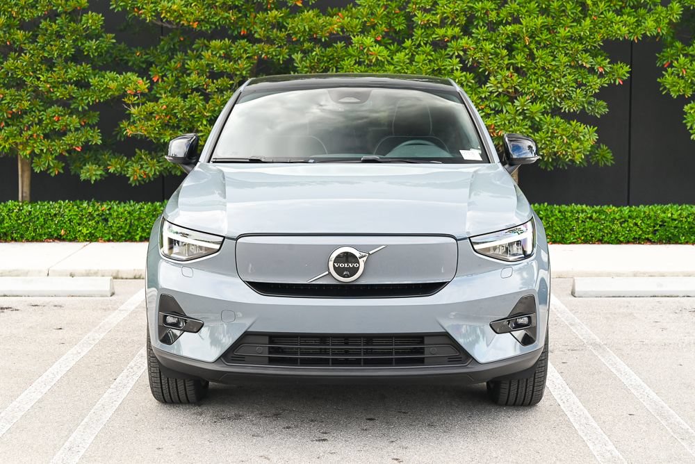 Used 2023 Volvo C40 P8 Recharge Ultimate AWD/4WD image 2