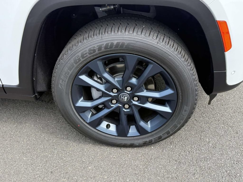 New 2026 Jeep Grand Cherokee Limited AWD/4WD image 12