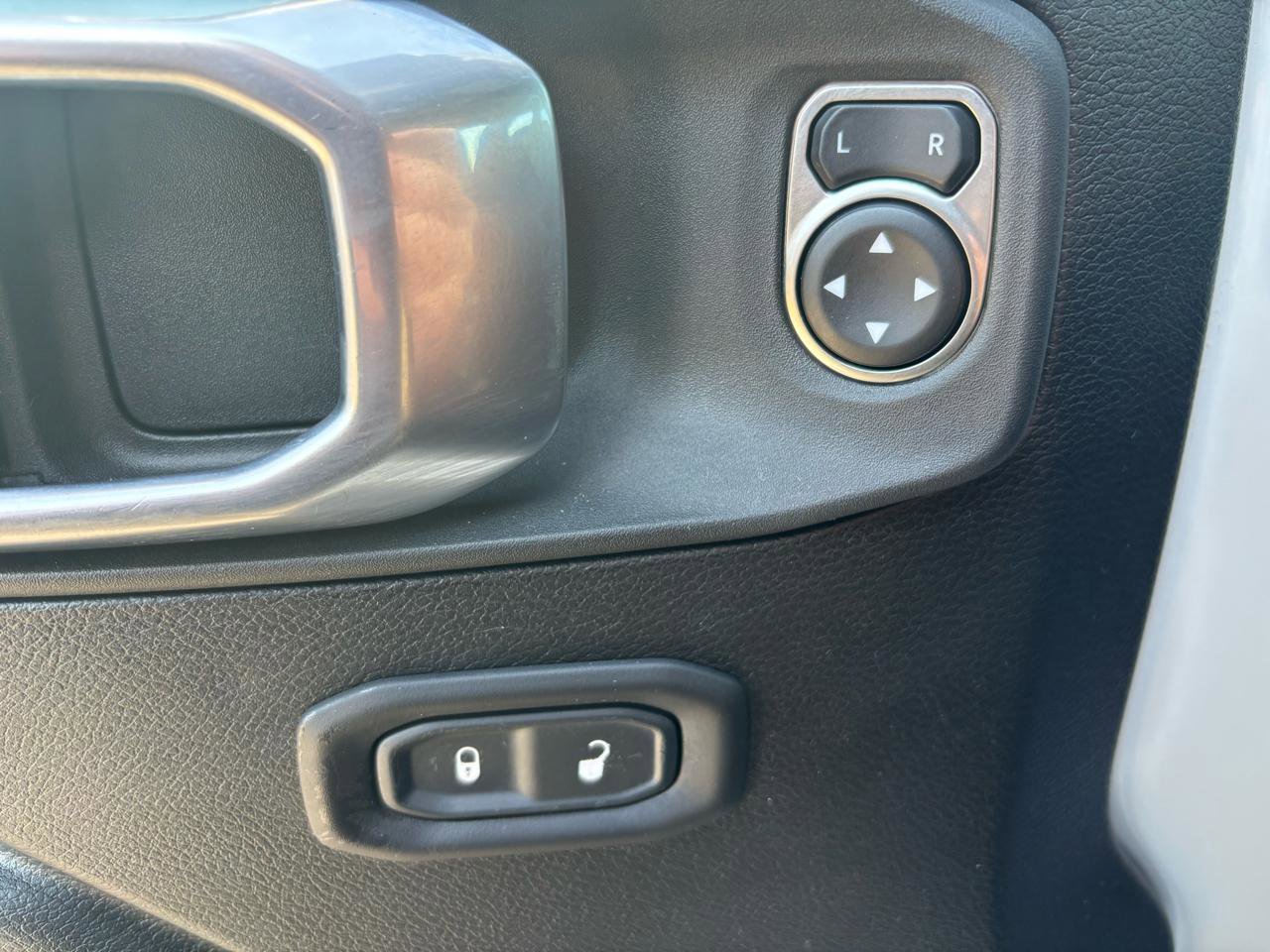 Used 2022 Jeep Wrangler Unlimited Sport image 15