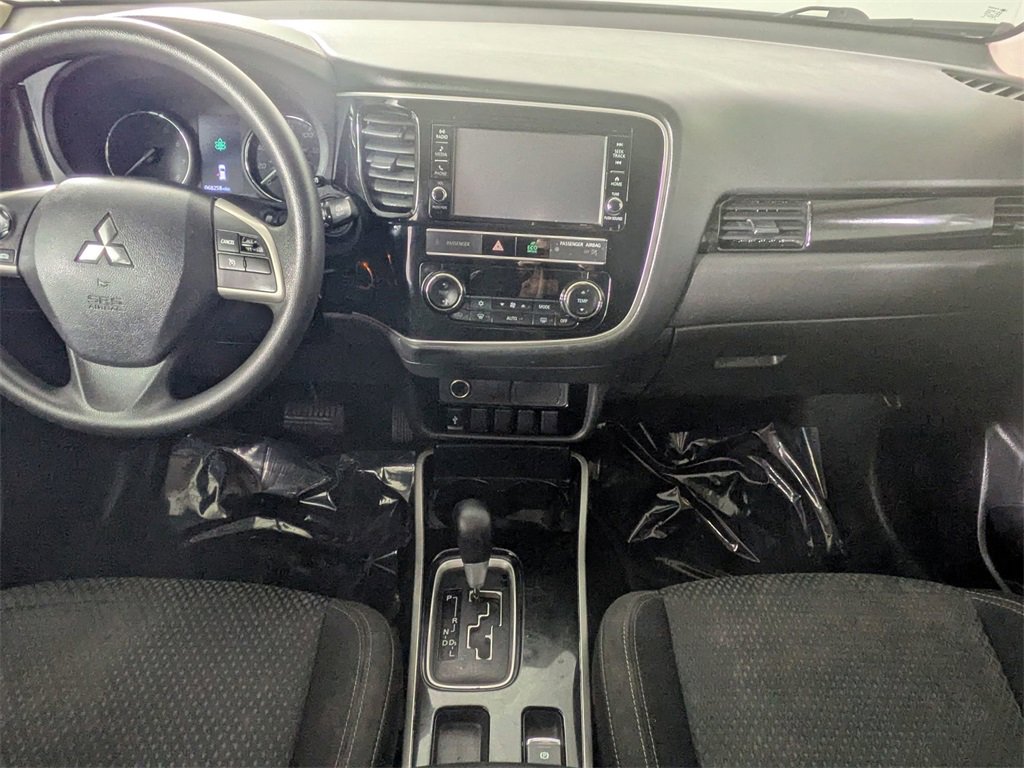 Used 2019 Mitsubishi Outlander ES image 25