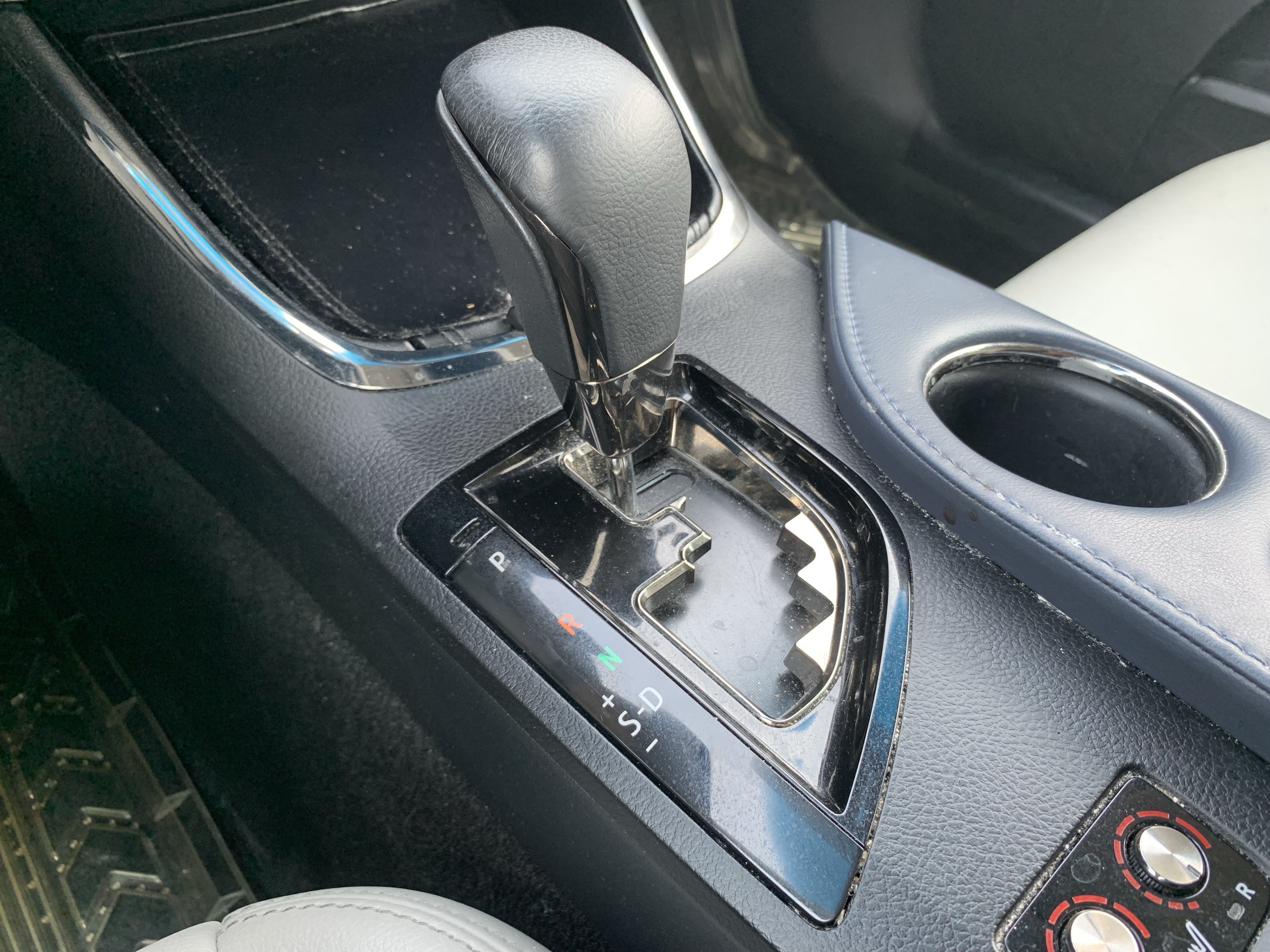 Used 2013 Toyota Avalon XLE Touring FWD image 22