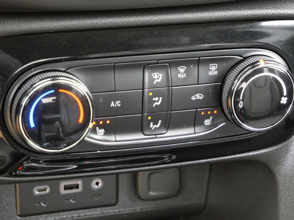 Used 2023 Buick Encore GX Preferred w/ Cold Weather Comfort Package FWD image 38