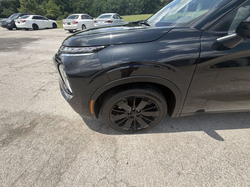 New 2026 Mitsubishi Outlander LE FWD image 10